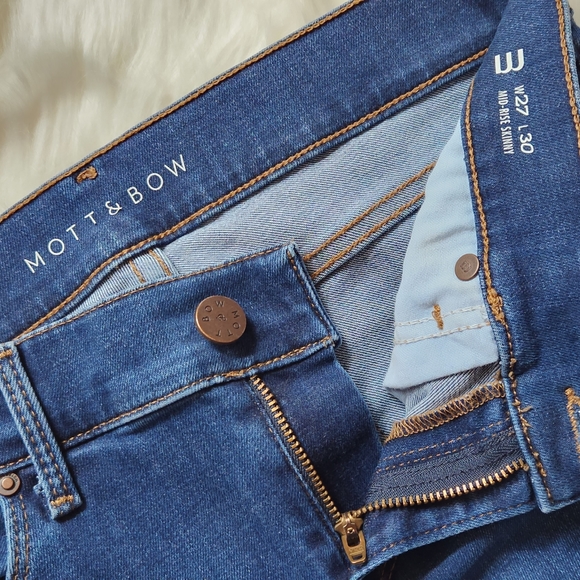 Mott & Bow | Mid Rise Skinny | Jane | Medium Blue | 27X30 - Picture 3 of 5